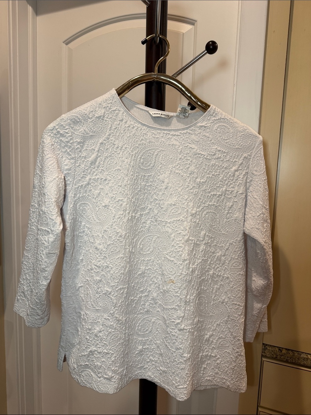 Laura Ashley White Paisley Jacquard Textured 3/4 Sleeve Top